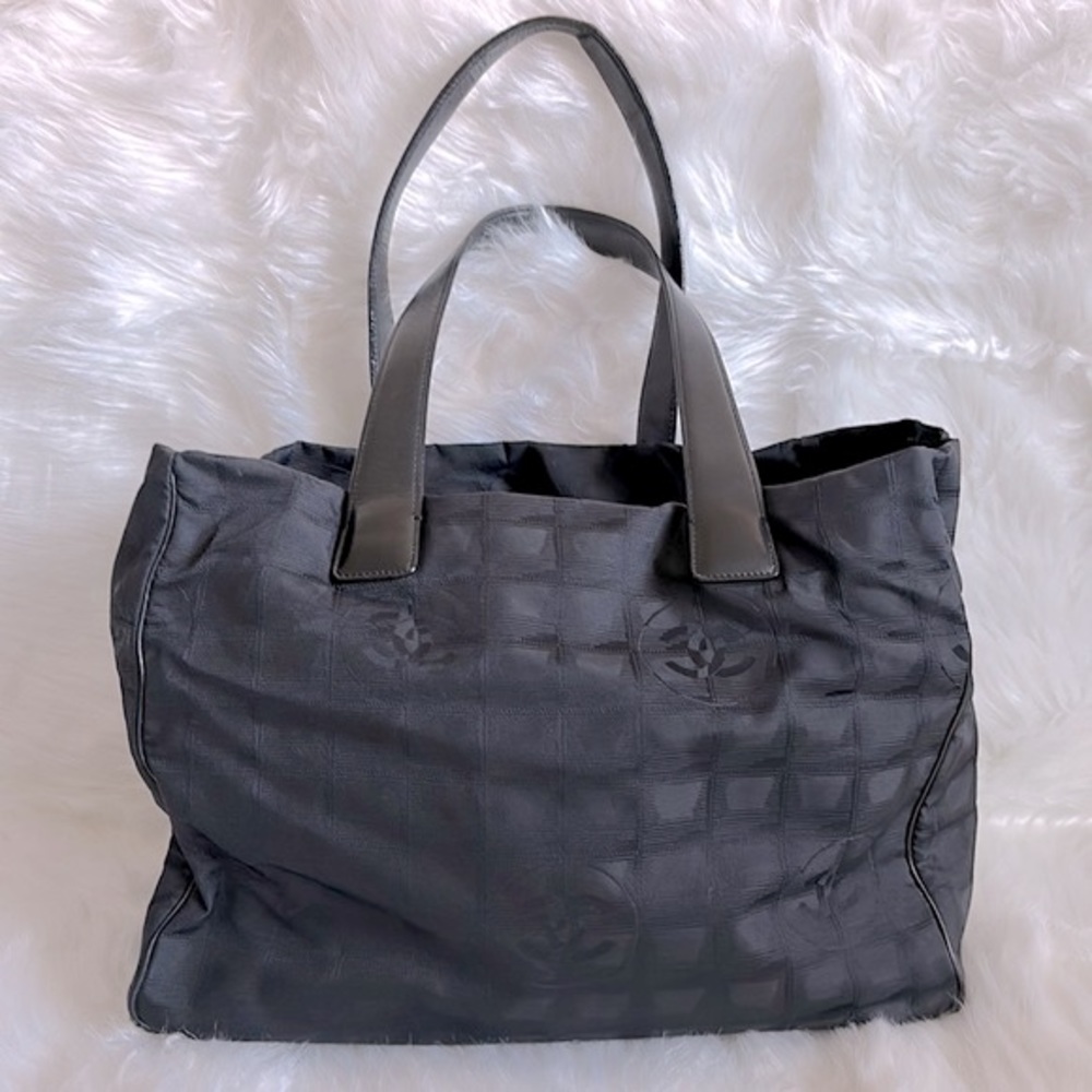 💯 Authentic CHANEL Travel Line Tote MM Black Handbag Bag - Used